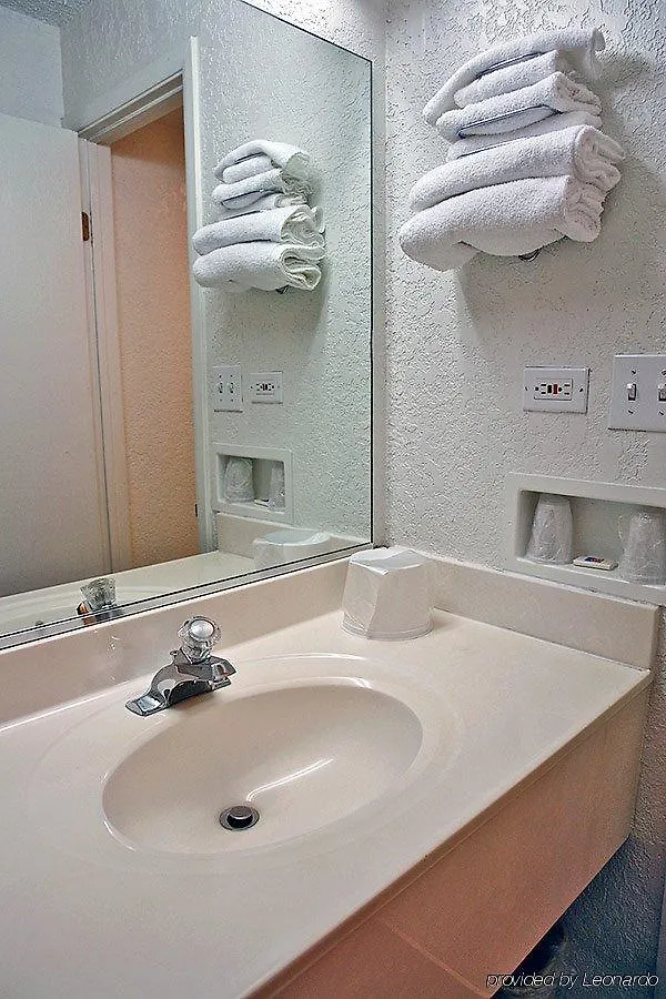 Motel 6- Denver, Co Downtown 2*, DEN